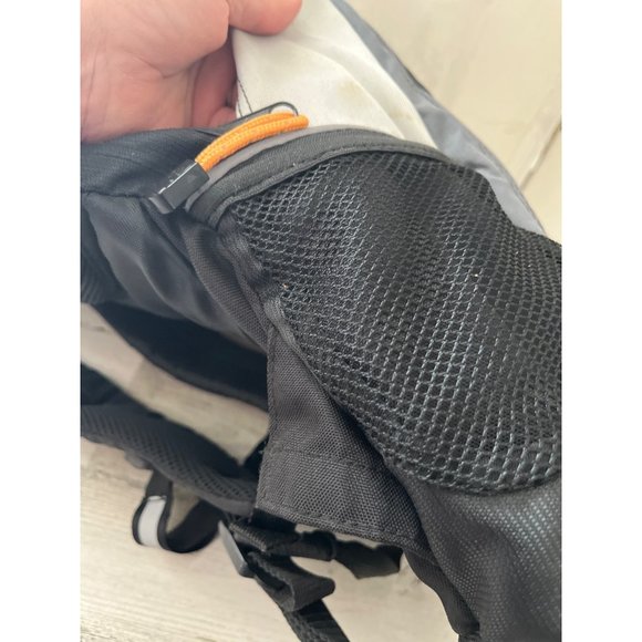 Outdoor Products padded zippered backpack with side pouches - Picture 4 of 10